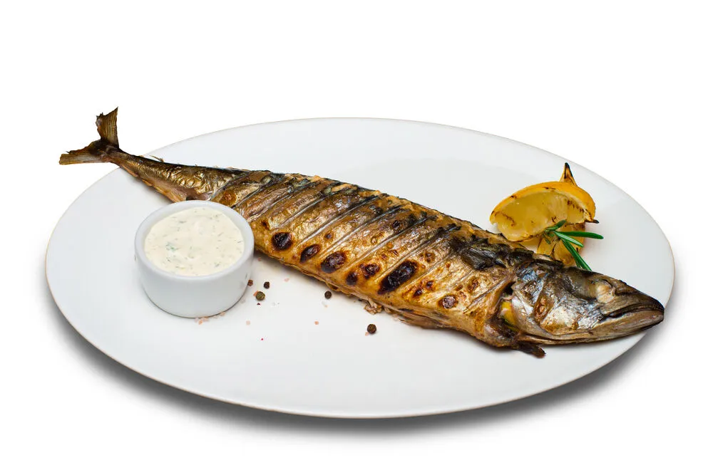 Копченая скумбрия на мангале