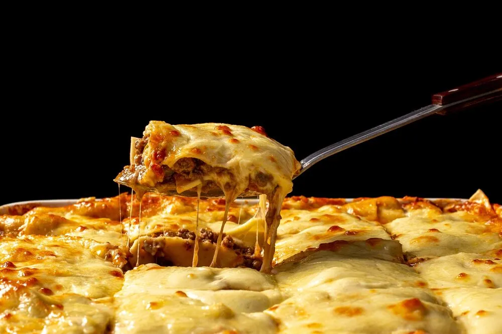 Лазанья с мясным фаршем и пармезаном