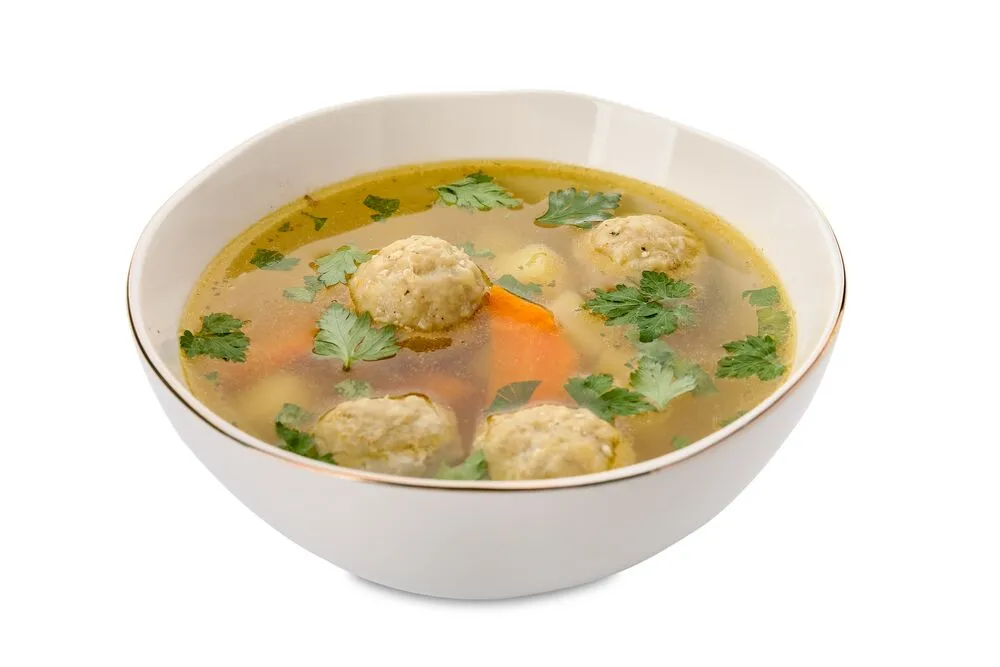 Мясной бульон с картофельными клецками