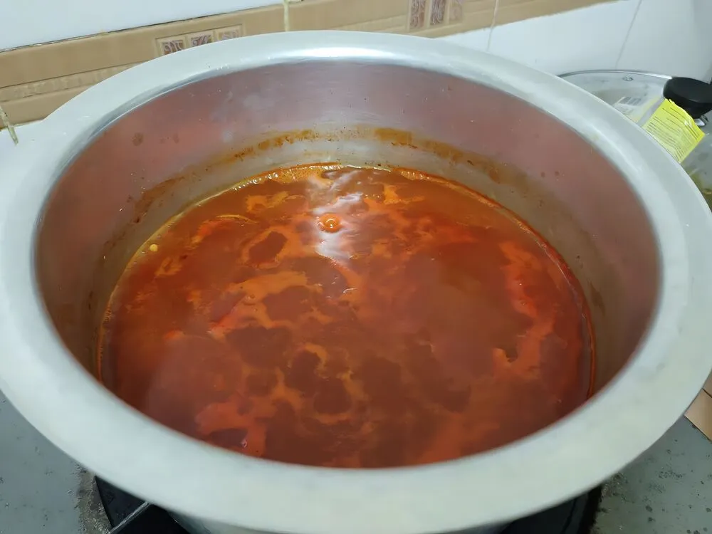 Мясной бульон на запеченных костях
