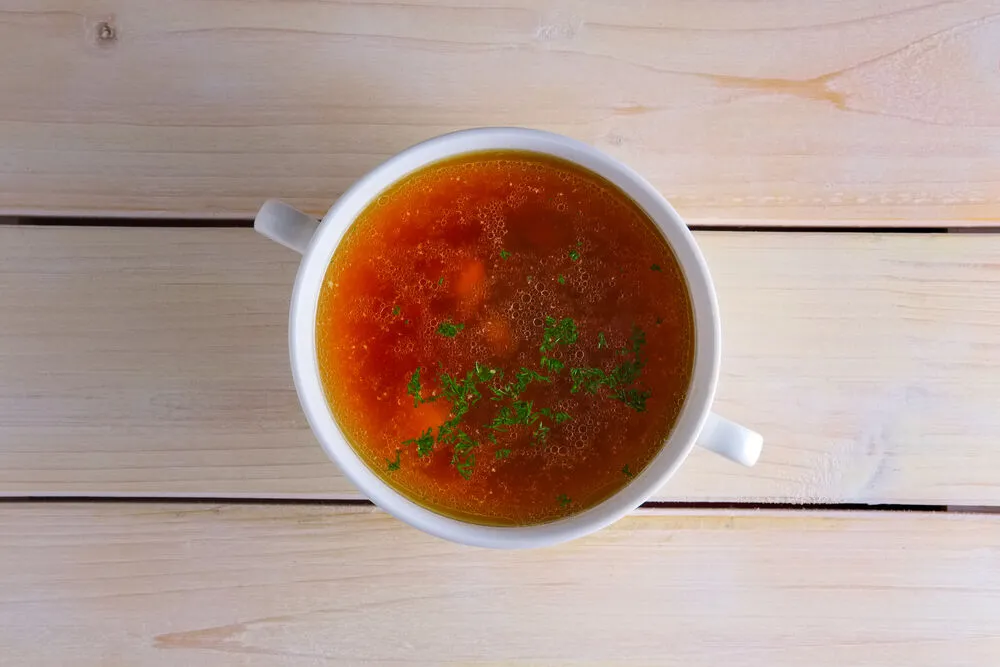 Французский говяжий бульон с овощами
