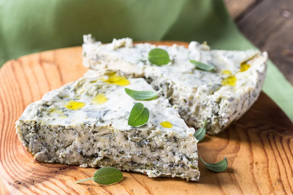 Творожная запеканка с сыром и зеленью