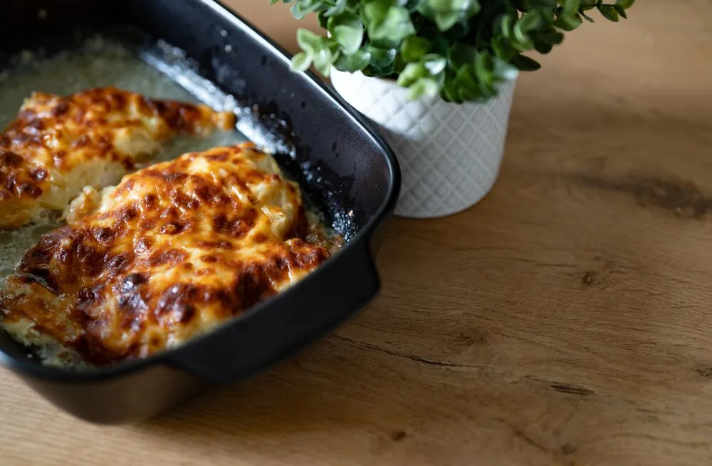 Курица в духовке под сырной шапочкой