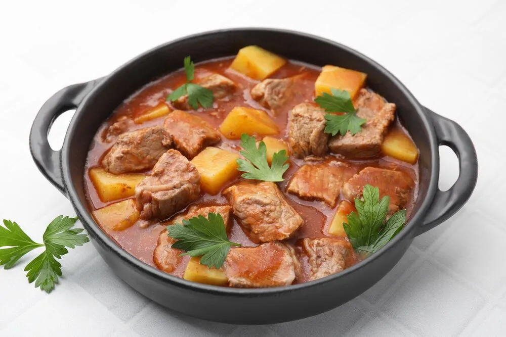Мясо с подливкой